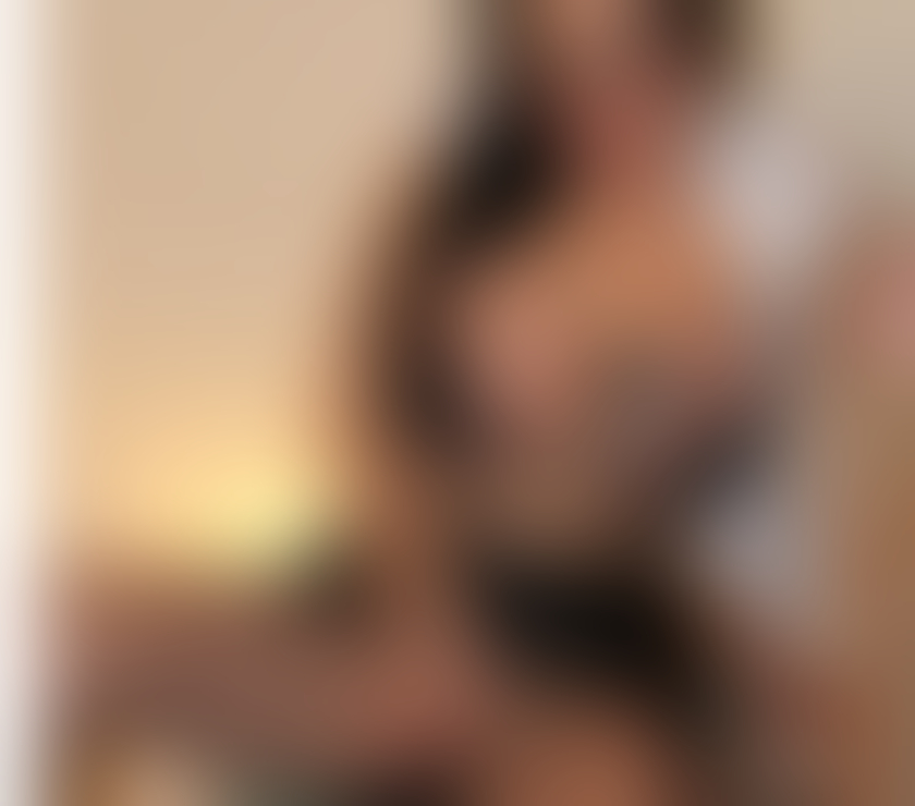 Escorts Slough Langley - Slough - Photos for British sexy busty milf visiting for1 WK ONLY CASH OR CARD
